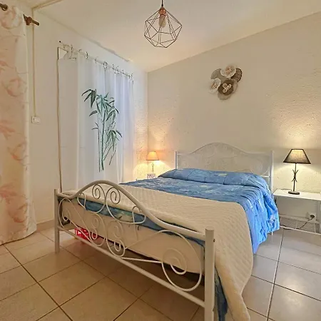בית נופש Cap D'agde, Bord De Mer, 50 M De La Roquille, Climatise Et Wifi, *