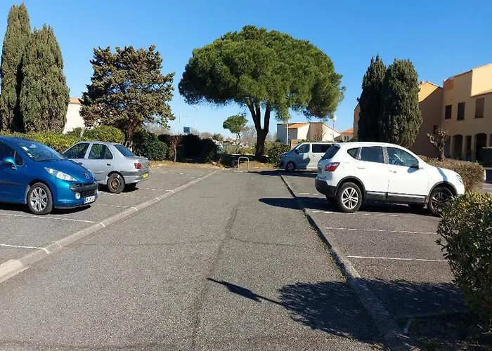 Résidence Privée, 50 M De La Roquille, Entièrement Climatisé * Agde