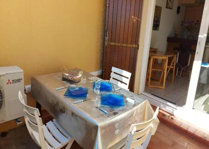 Résidence Privée, 50 M De La Roquille, Entièrement Climatisé *
