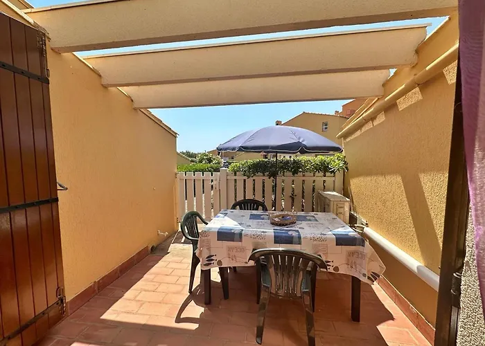 Résidence Privée, 50 M De La Roquille, Entièrement Climatisé * Agde