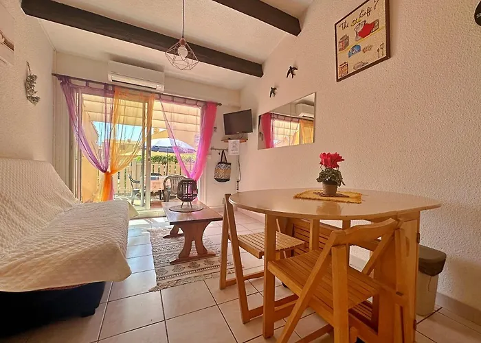 Résidence Privée, 50 M De La Roquille, Entièrement Climatisé
