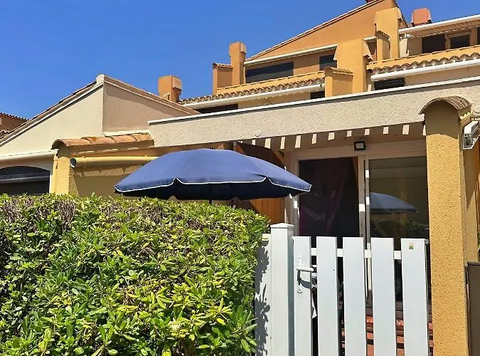 Résidence Privée, 50 M De La Roquille, Entièrement Climatisé *