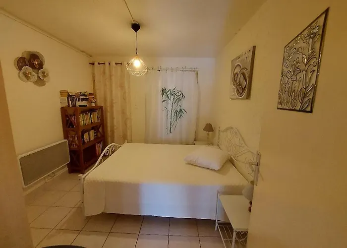 Résidence Privée, 50 M De La Roquille, Entièrement Climatisé Сasa de vacaciones *