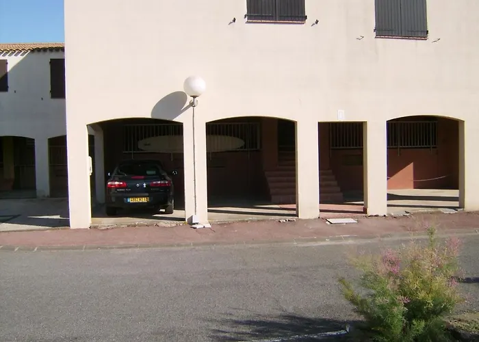 Résidence Privée, 50 M De La Roquille, Entièrement Climatisé * Agde